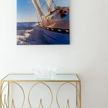 Esmeralda. Lovely And New Right By The Ocean! Apartment