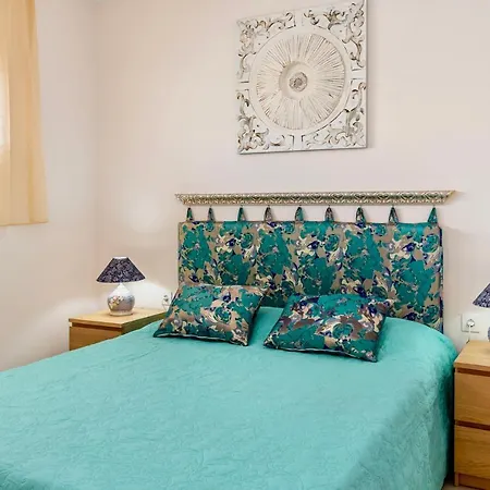 Esmeralda. Lovely And New Right By The Ocean! *