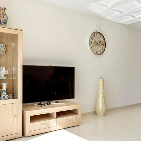 Apartment Esmeralda. Lovely And New Right By The Ocean! *
