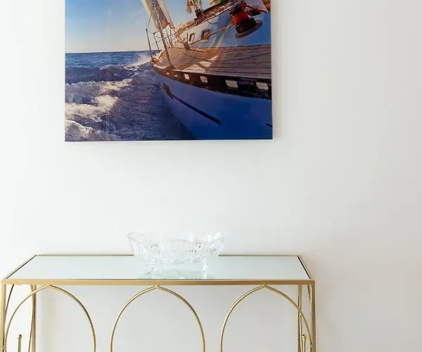 Esmeralda. Lovely And New Right By The Ocean! Apartamento