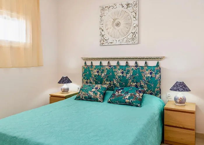 Esmeralda. Lovely And New Right By The Ocean! *