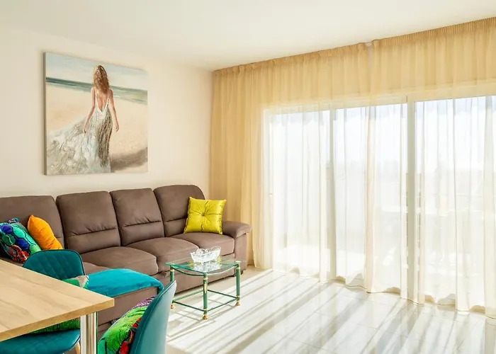公寓 Esmeralda. Lovely And New Right By The Ocean! *
