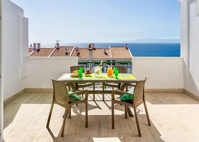 Esmeralda. Lovely And New Right By The Ocean! * Callao Salvaje